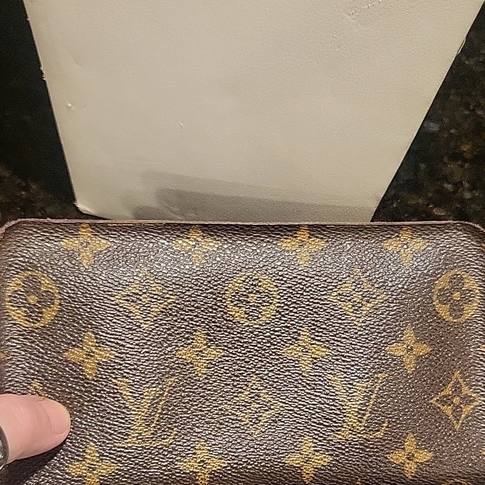 Louis Vuitton Brown and Gold Monogram Clutch - Picture 10 of 11